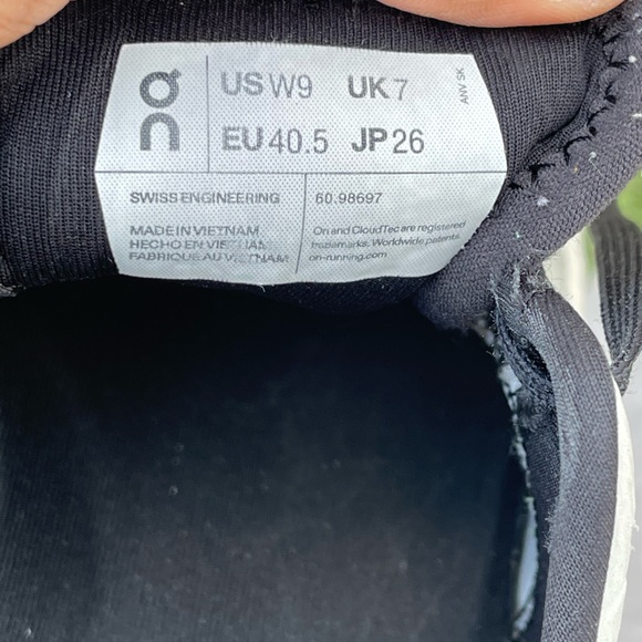 Size 9 - On Cloud X 3 White Black W Running Shoes - Picture 8 of 8